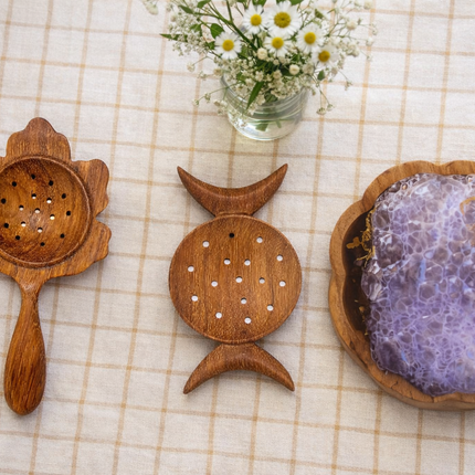 Handcrafted wooden flower slotted spoon is easy to clean and maintain.