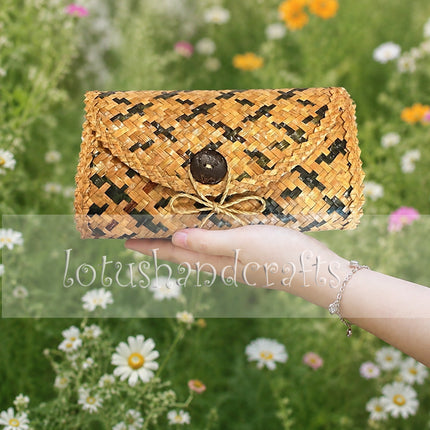 Woven grass ziczac clutch suits many ages with its timeless natural handcrafted style.