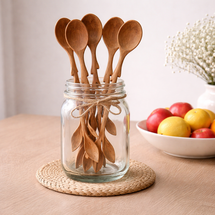 Leaf shape wooden spoon is easy to clean, artistic, beautiful, and perfect for everyday use.