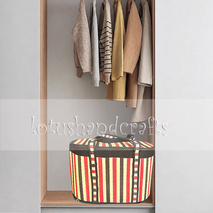 Handwoven foldable seagrass storage basket with lid and zipper that is easy to use.
