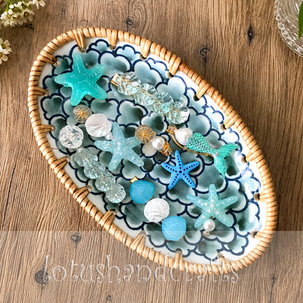 Perfect for displaying jewelry, candles, accessories, or small decorative items on a coffee table, shelf, dresser, or entryway.