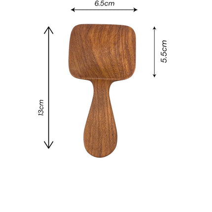 This handcrafted mini square redwood scoop comes in a compact size for precise ingredient measuring.