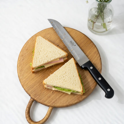 Round wood cutting board with loop handle is a popular choice among many users.