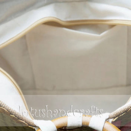 Handwoven Seagrass Tote Bag with a Beautiful Hand-Painted White Daisy Bouquet