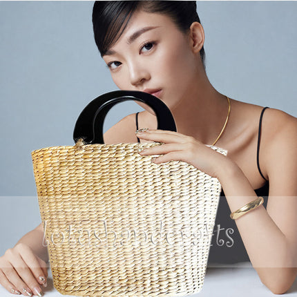 Handwoven Water Hyacinth Straw Top Handle Handbag with a Stylish Design.