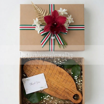 Wood leaf handmade carved texture tray is a beautiful natural gift for any occasion.