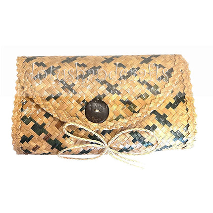 This cute clutch is beautifully made from woven grass and features a ziczac pattern.